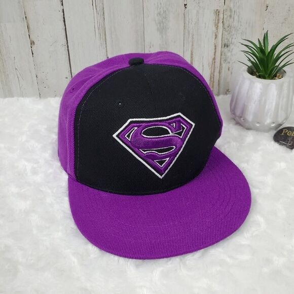 DC Comics Super Girl Snapback Cap Purple - Picture 1 of 9